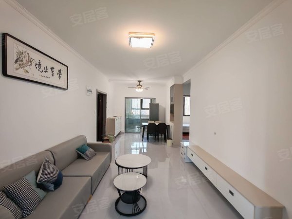 新店雅苑精装边户二居室，瓷砖地定制大衣柜，全天采光