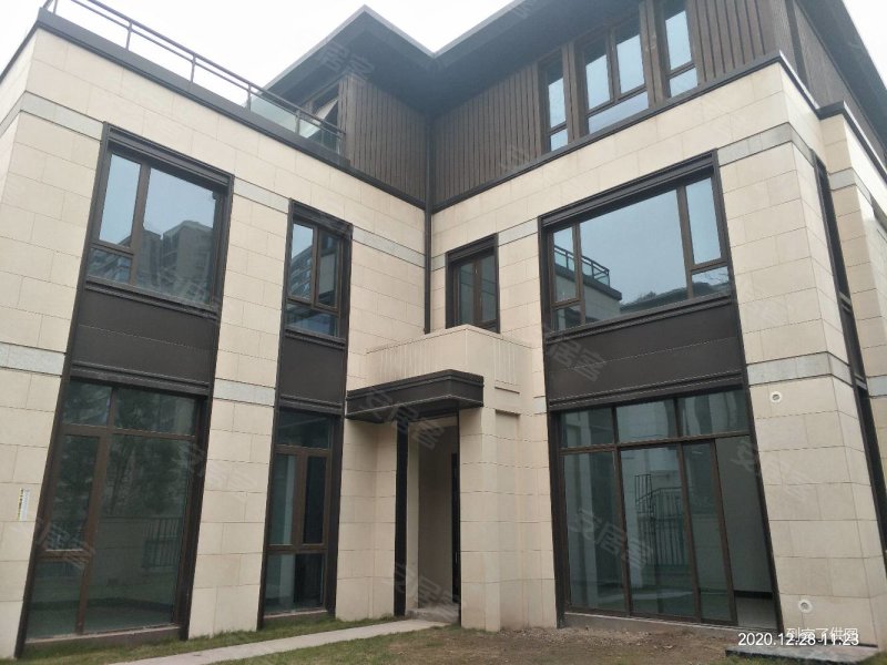 中央公园合院别墅380万,特价处理,先来先得,随时看房