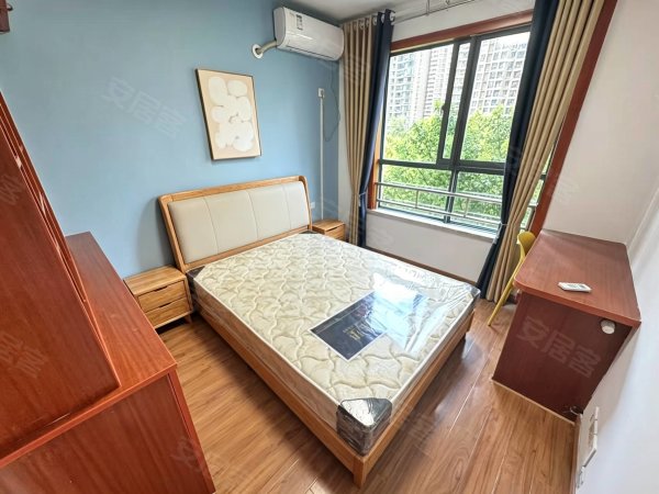 适合父母长期居住，全屋壁柜，低楼层，出行无压力，公区定期保洁