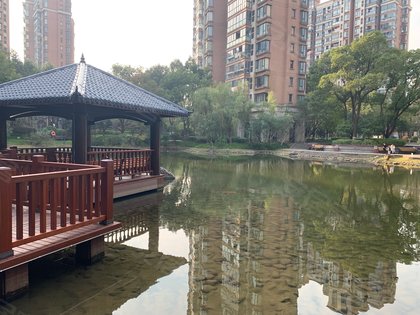 春申景城湖畔林语