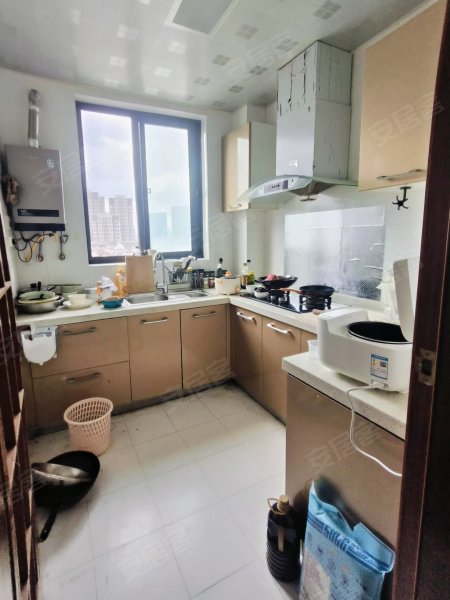 南湖春城北门三室_自住装修_每个房间都有空调家电齐全南北通透