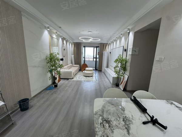 凯旋门三室近置地广场天珑广场银泰天鹅湖周边房源多多随时看房