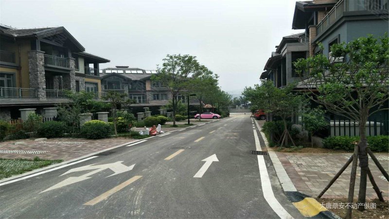 捡漏147平230万起万科青岛小镇叠拼别墅套四三卫