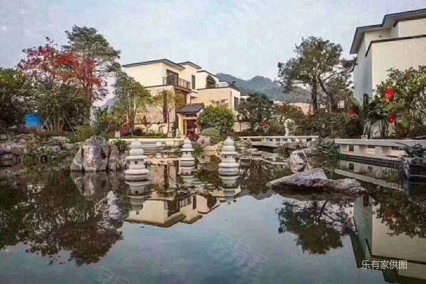 四合院风格复古别墅,1比3超.高赠送,带前后花园和车位和泳池