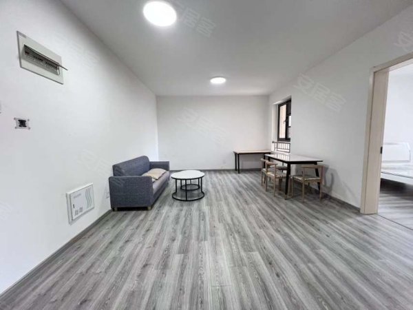 地铁口曹冲站_瑶海万达对面精装小两室自住房_家电拎包入住