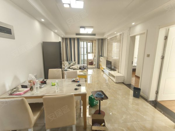 三号线合肥西站地铁口，青秀城，精装三房，婚房自住装修，随时看