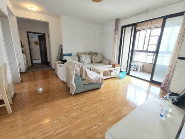 中铁滨湖名邸新出大三房中装干净整洁_家电齐全_拎包入住随时看