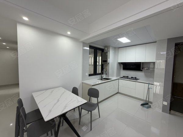 全屋定制_龙湖天街商圈_顺安家园_王岗地铁口_家具家电全齐全