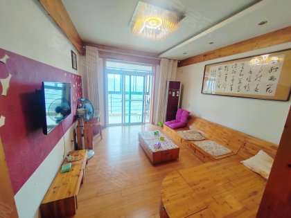 西七里塘地铁口200米_精装两室两厅_首租温馨小木屋_民用