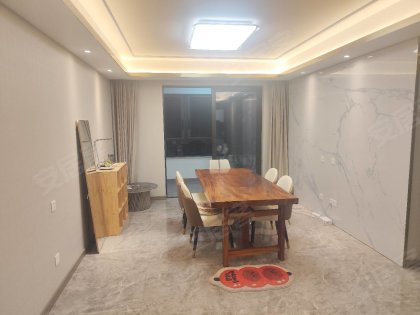 龙湖光年_地铁口_精装修三室_蜀西湖景_龙湖天街_盒马鲜生