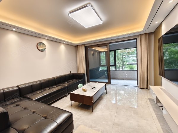 地铁口,会展中心旁,融创滨湖印_自住婚房首次出租拎包入住