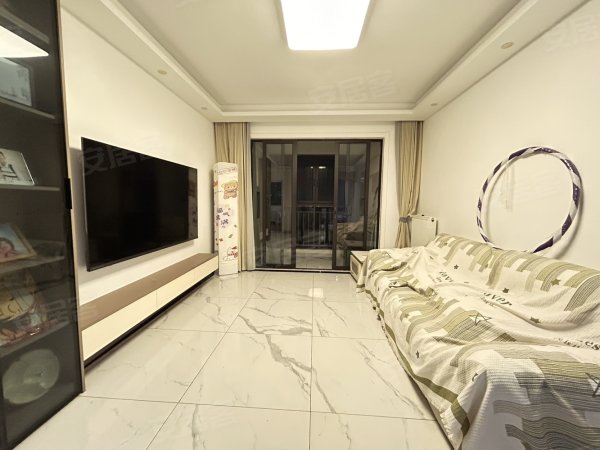 急租~东方蓝海房东自住婚房出租~客厅柜机带暖气~拎包入住