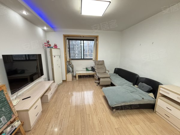 正大广场对面_自住精装_上海城市_实拍图随时看_拎包住