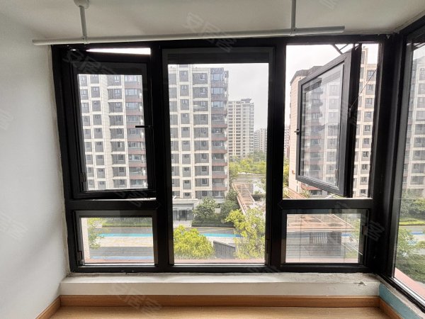 上坤南北通透阳台采光房_支持月付加短租_小庙工业园_运河新城