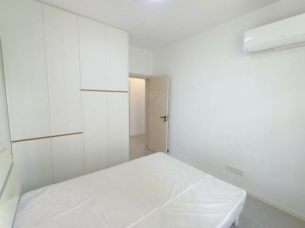 荣城花园北苑三室三台空调全屋瓷砖住家装修拎包入住家电齐全急租