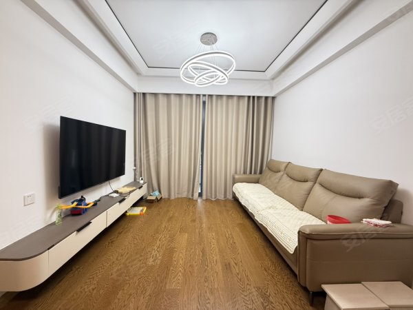 融创长江壹号物业直营_自住装修_首次出租_全屋定制拎包入住