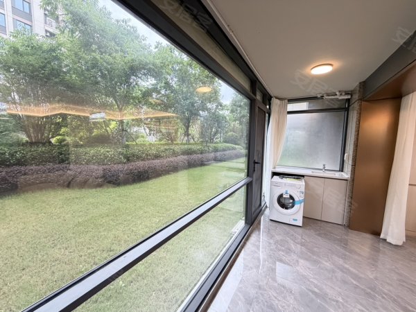 置地上玺_一楼带院子_落地窗大平层_全屋定制家具家电