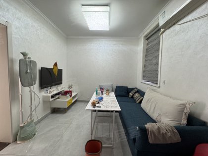 钢苑新村__财富广场旁_精装2房_1楼带院子_家电齐全