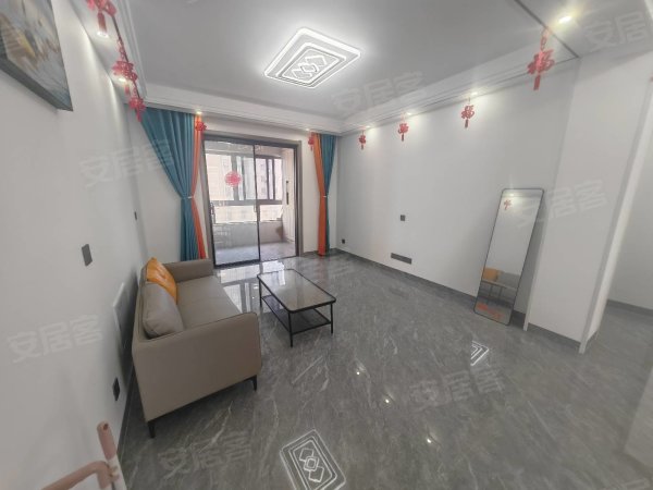 滨湖南丽湾三室精装住家的