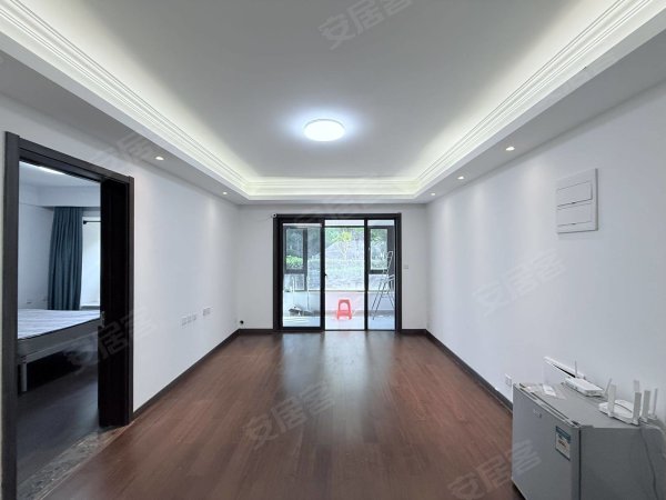 四台空调四张床_中建开元御湖公馆_四室两厅两卫_看房方便