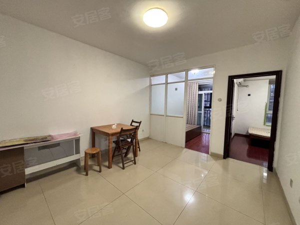 十一张电梯房手慢无_全屋瓷砖俩台空调_家具齐全_随时可看