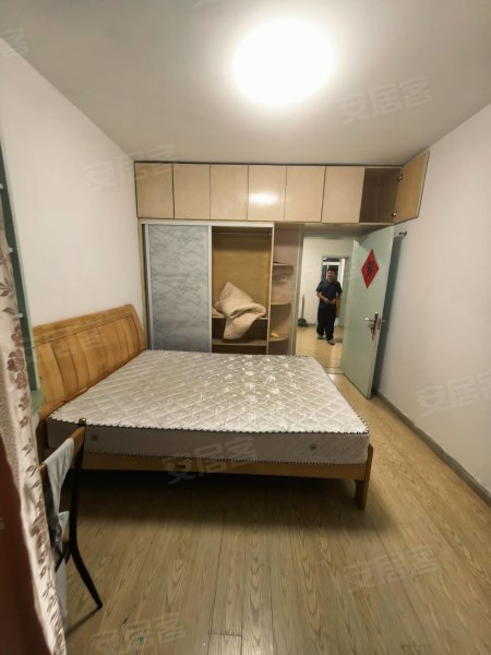 医药站小区_家具家电齐全_随时看房_户型好_地段好_拎包入住