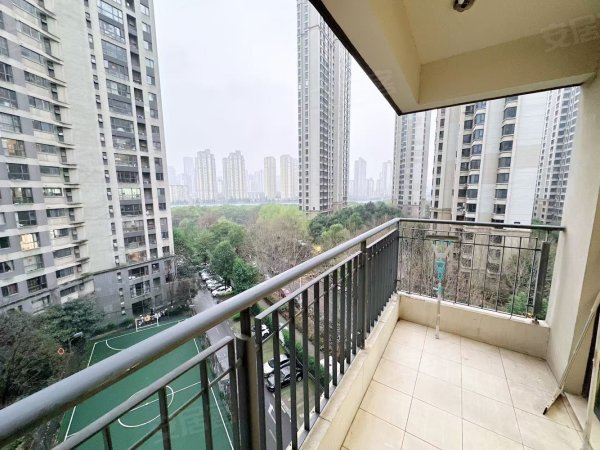房東直租，主卧大阳台，阳光好，置地广场，万象城，省博物院，
