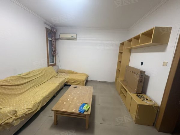 沿河路，绿波廊_市政供暖，干净整洁，三房价格实惠，有钥匙看房