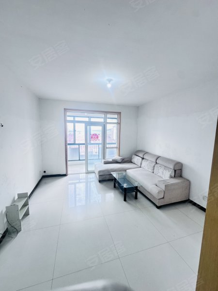 湖公馆精装修两室，家具家电齐全，拎包入住