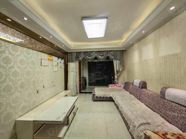 东边户精装修，家具家电齐全，拎包入住，有钥匙随时看房