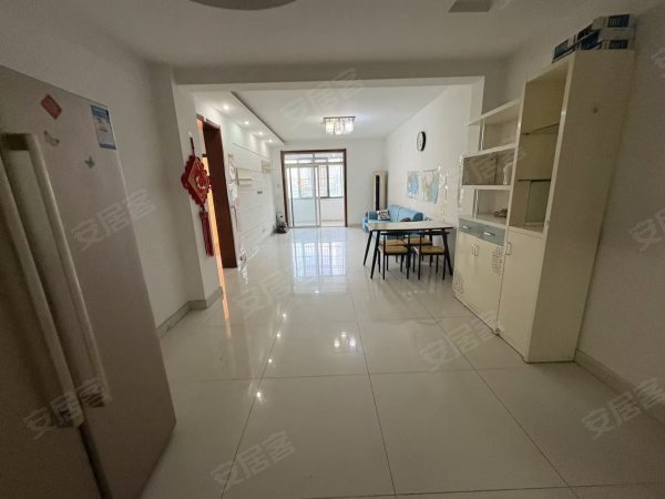 客厅带阳台，两个卫生间的，稻香村小学肥西路校区旁