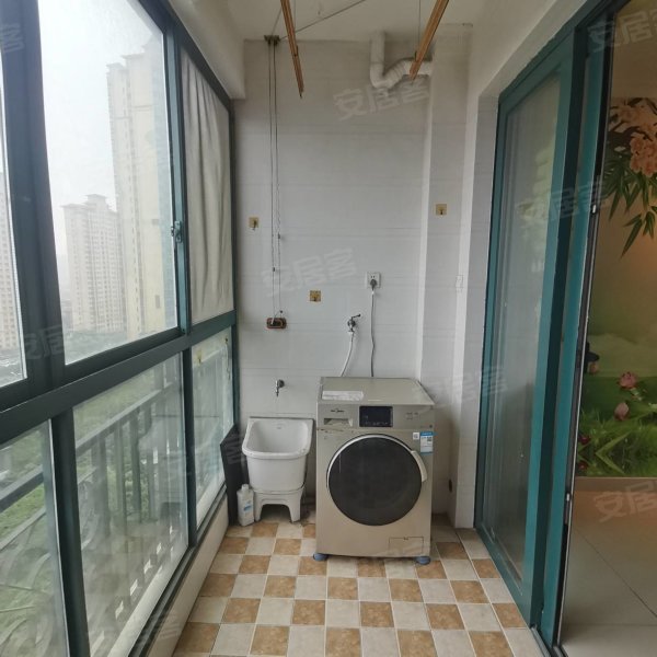 恒大城电梯两房冰箱，洗衣机空调全配，月桌面一看房方便，随时联