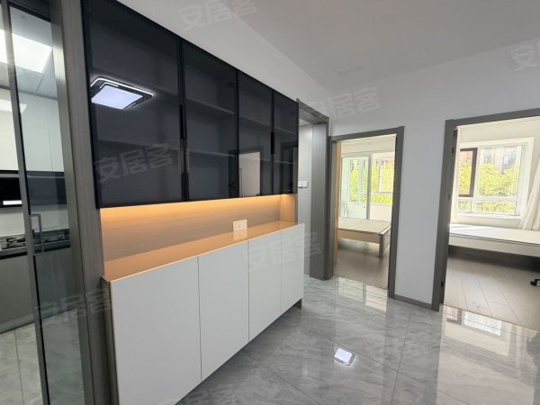滨湖沁园_两室一厅_磁砖地_温馨两室_金融港方圆荟悦方包物业