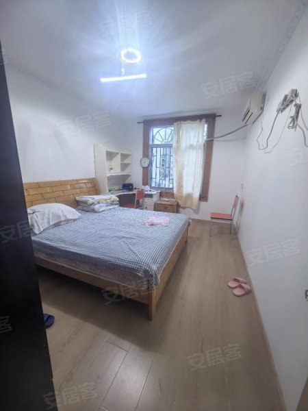 蜀山区三户室75平米正南4层