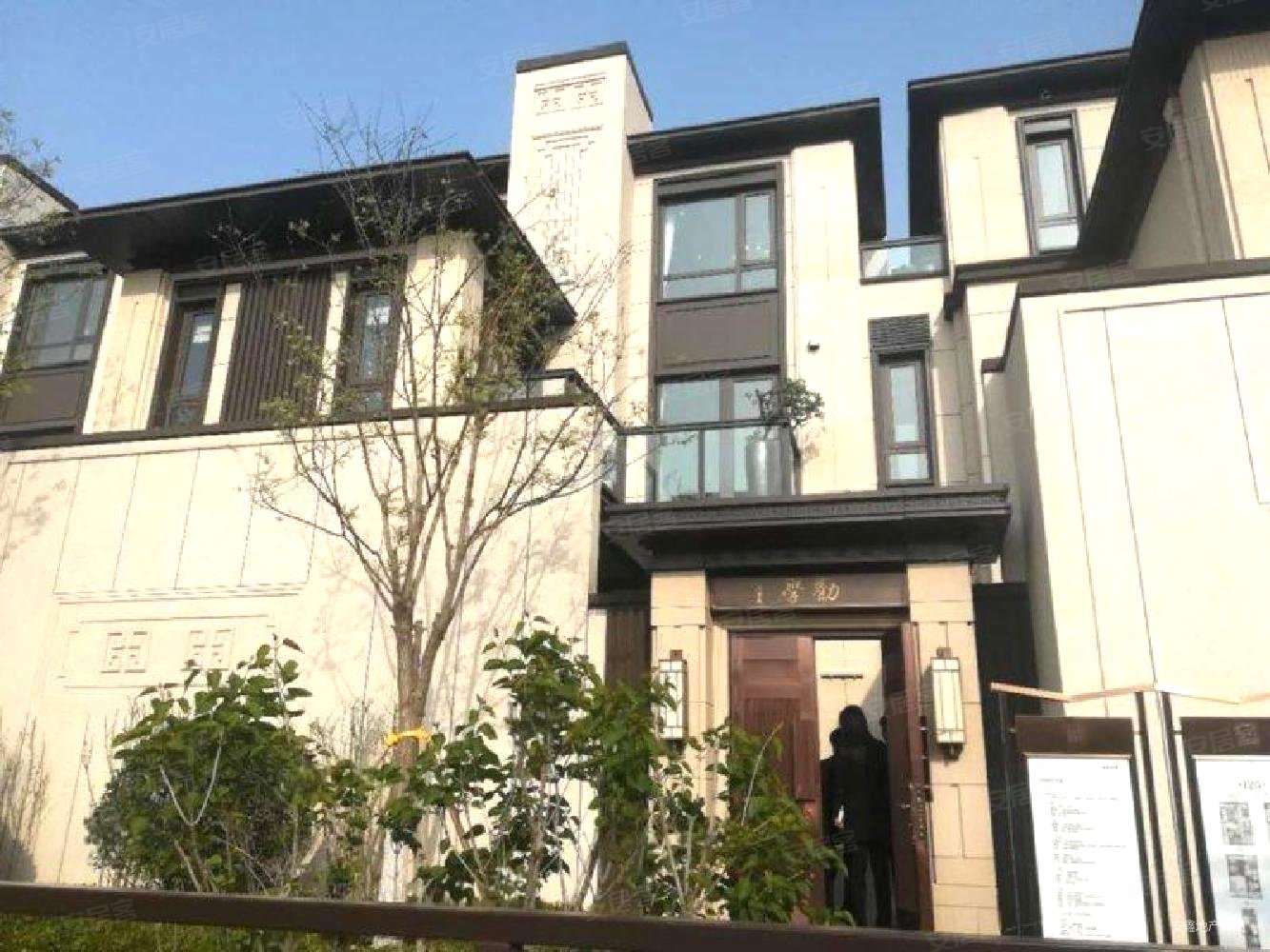 大连房产网>大连二手房>甘井子二手房>机场二手房>万科观贤别墅>