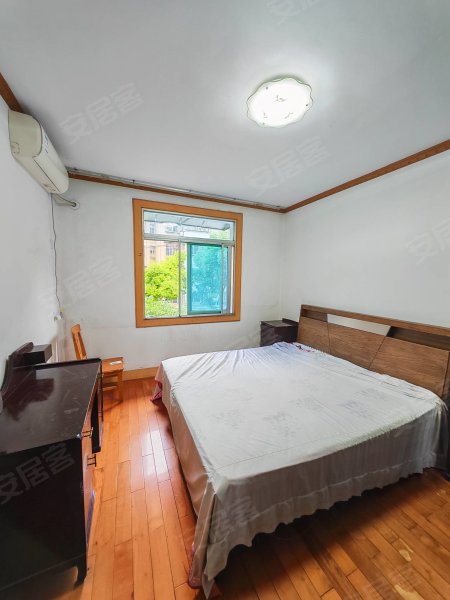 新出房源正规三室_地铁口家具家电齐全