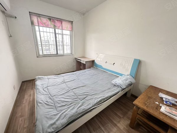 铁静苑二期两室一厅，靠近省二院，适合陪护居家，采光良好