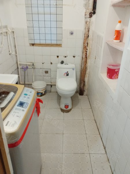 三楼_白水坝五号线地铁旁_1室1厅空调热水器冰箱洗衣机燃气
