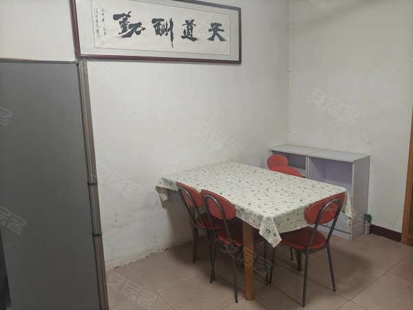 琥珀北村一楼带院子有钥匙_家电齐全_南北通透_2室1厅1卫