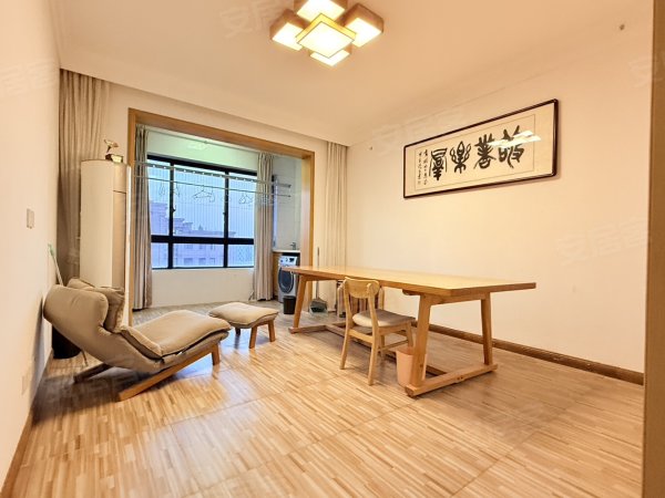 东方蓝海精装两室~业主自住全屋定制~客厅柜机~近工商建设银行