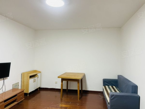 4号线南屏路地铁口，锦城小学，绿地中心