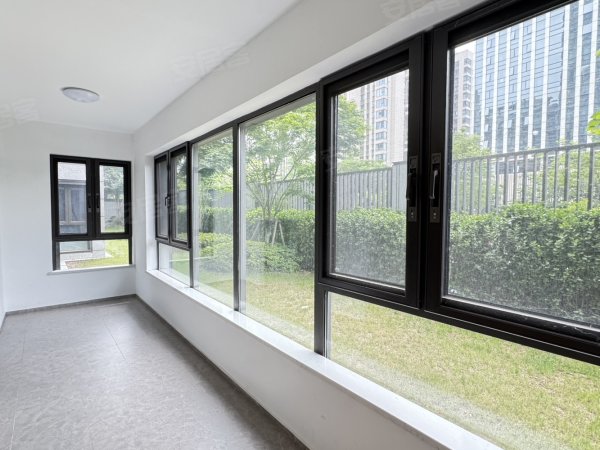 建发珺和府一楼空房出租,可办公_自带家具_视野好