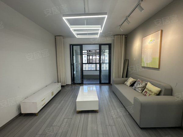 城西桥_简装边户三房_南北通透_拎包入住_近青龙岗_中安创谷