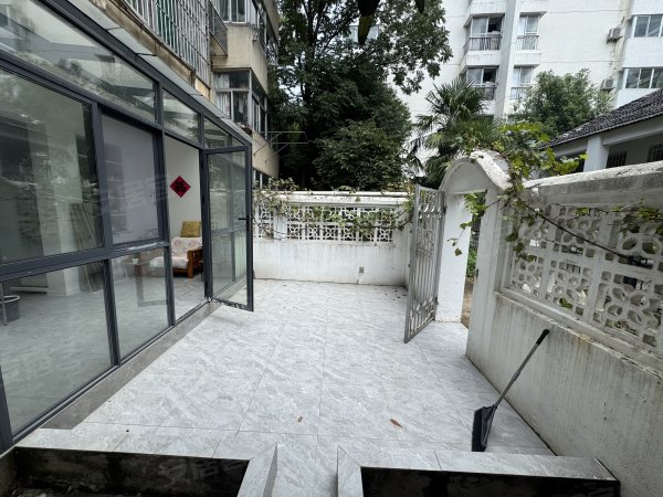 西七里塘_一楼带院_邮电学院生活区_阳光充足_2室2厅1卫
