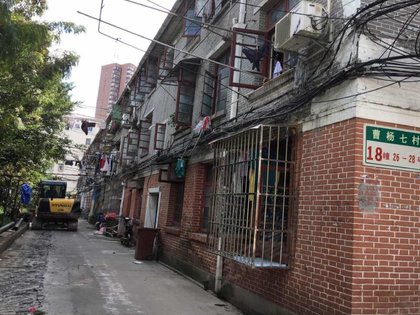 车位没有按照1小区不足往东300米普陀交易中心.毗邻曹杨铁路市场.
