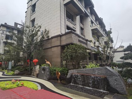 升龙桃花园著