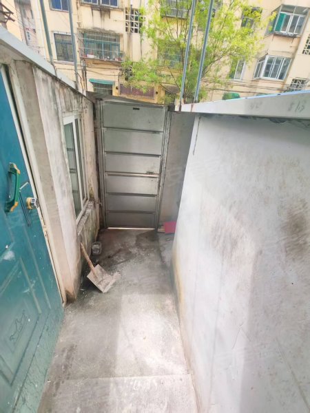 一楼带院子对外开门，青阳西村2室1厅1卫精装修家电齐全