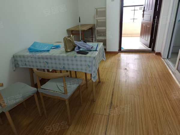 东华府十中陪读的房子出来了，离十中近安静舒适适合陪读拎包入住