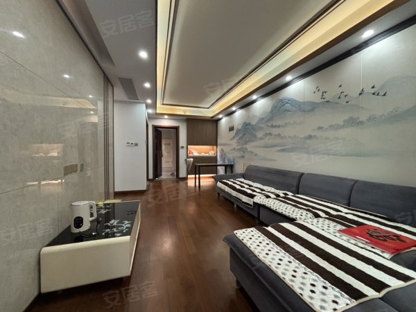 豪门金地，新出全屋打的柜子，家具家电齐全，全屋中央空调带地暖