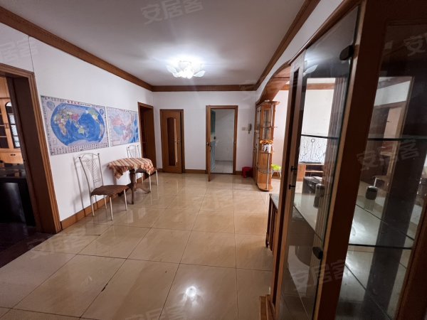 实拍保真！徽州大道_罍街_6号线卫岗地铁口_居家三室拎包入住